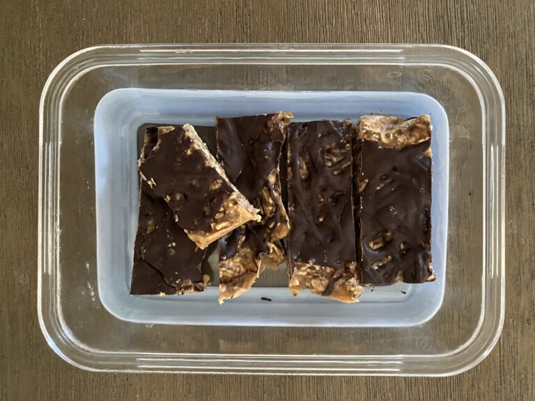 No Bake Healthy Dark Chocolate Peanut Butter Granola Bars